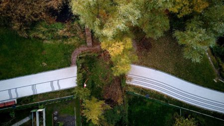 blokowanie budowy promenady w korniku