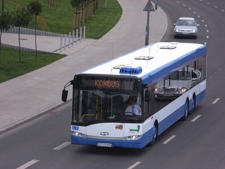 DOWOZY SZKOLNE KOMBUS AUTOBUS SZKOLNY