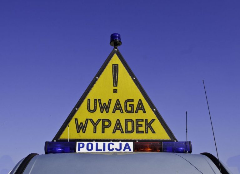 wypadek s11 dachowanie, blokada dróg