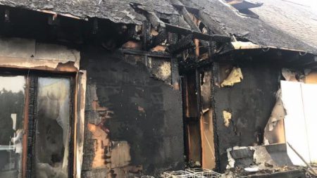 Potrzebna pomoc dla pogorzelców z Borówca. Dom do rozbiórki. dom spalony borowiec