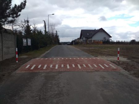 próg zwalniający kamionki kamienna