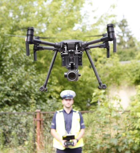 Policyjny dron w akcji, niedługo odwiedzi naszą gminę. dron policja kórnik ruch drogowy wykroczenia gmina kórnik drogi