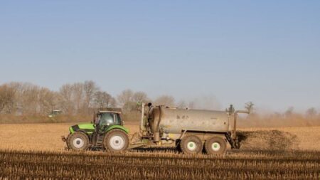 nawożenie pól nieprzyjemny zapach
