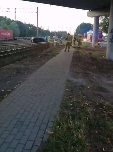 Niebezpieczne zdarzenie na torach kolejowych w Gądkach. Screenshot 2024 07 29 12 47 56 237 com.facebook.katana