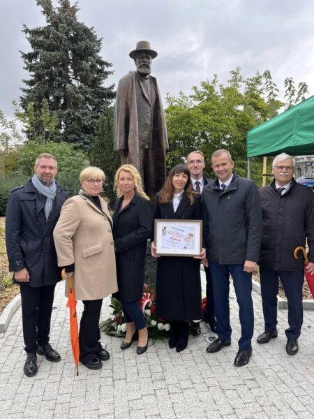 Setna rocznica śmierci Władysława hrabiego Zamoyskiego. Odsłonięcie pomnika w Kórniku. pomnik zamoyski 2