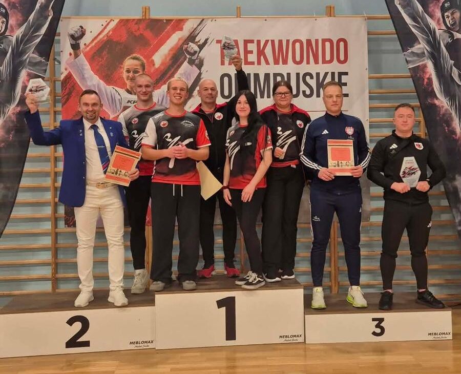 podium e1790025902442